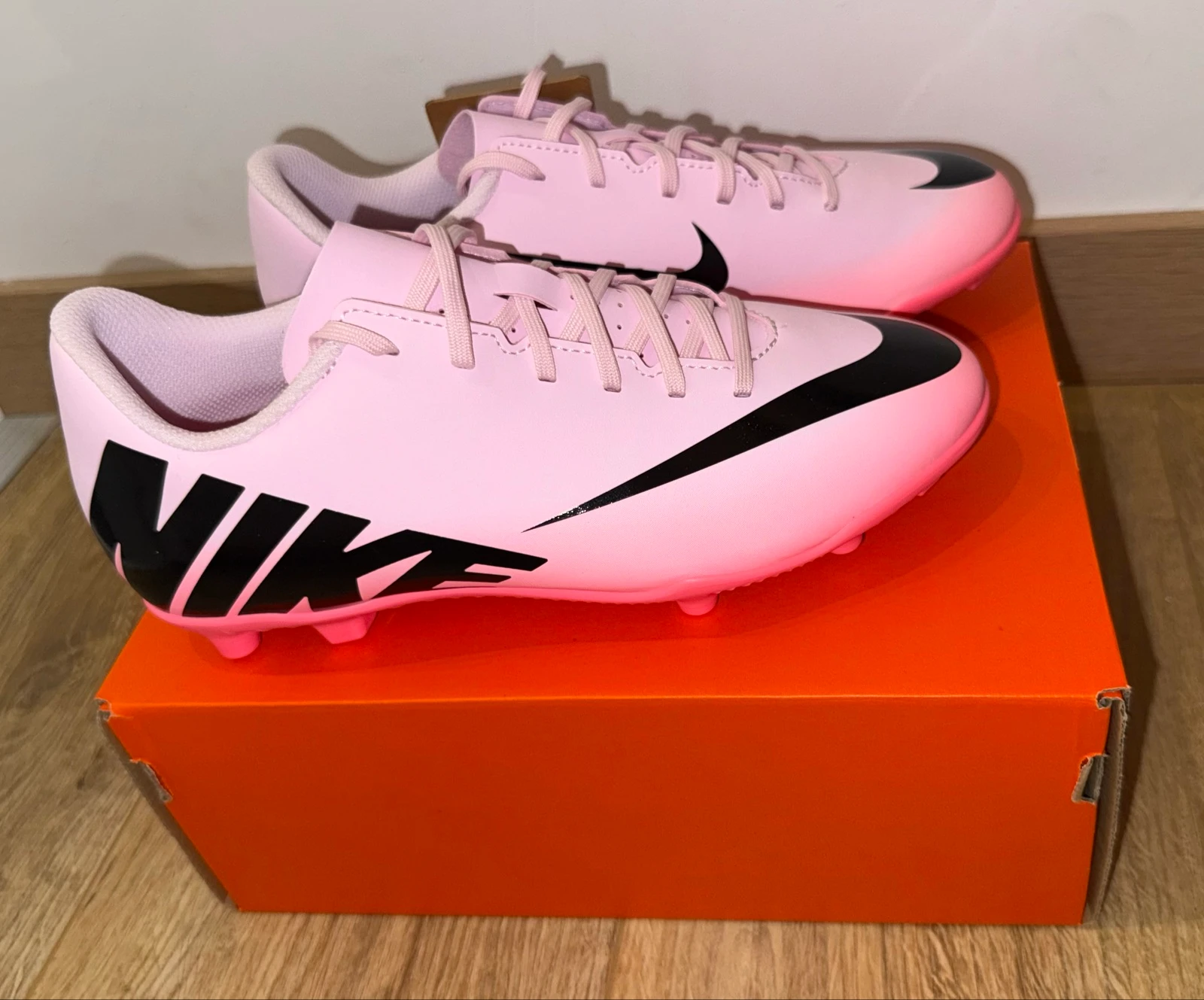 Crampons rose et noir JR vapor max club FG/MG 38,5